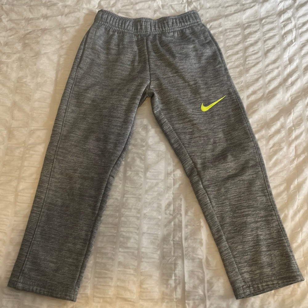 Nike boys Athletic pants